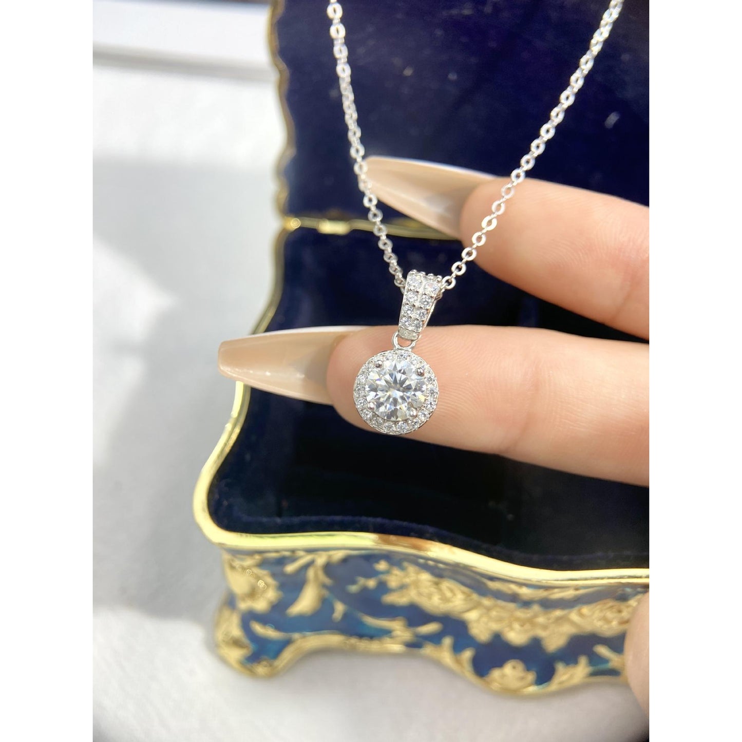 【#159】Exquisite Four-Claw Moissanite Pendant Necklace on Clavicle Chain | 925 Sterling Silver