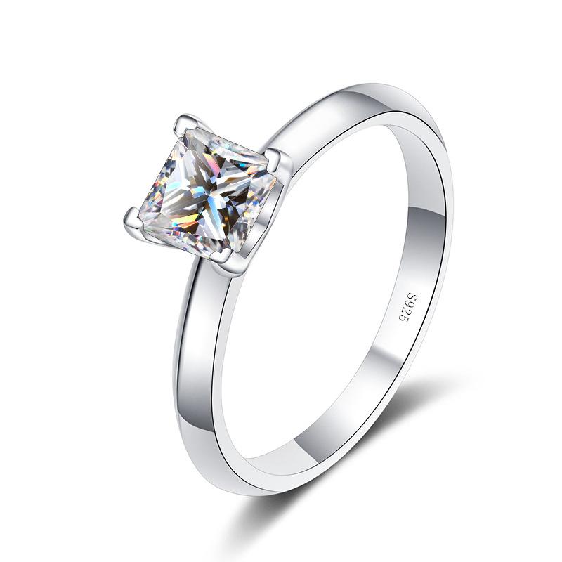 Elegant 925 Sterling Silver Moissanite Ring0