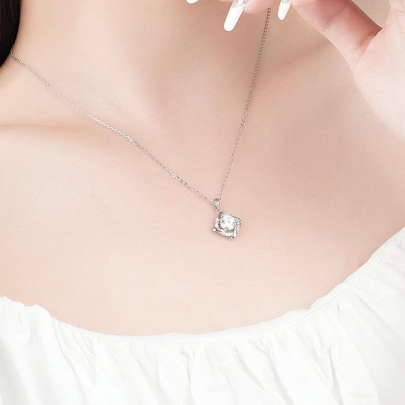 Elegant 925 Sterling Silver Moissanite Necklace3