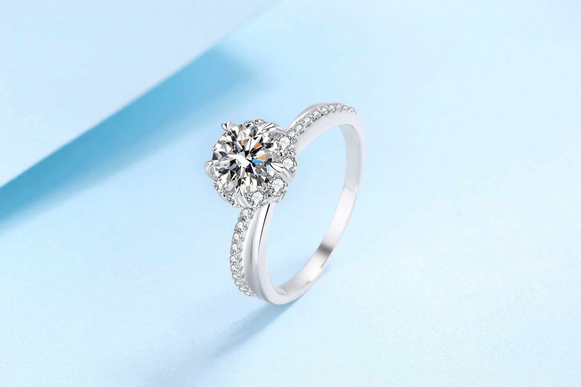 Elegant 925 sterling silver female ring with 1 karat moissanite, plated with PT950 gold, available for wholesale3