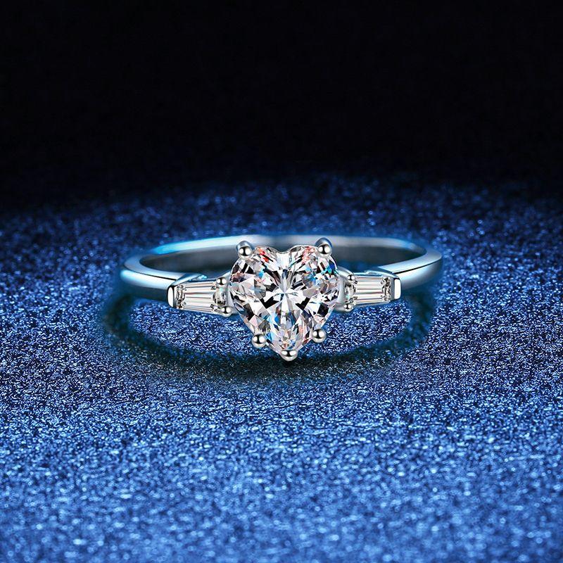 Elegant 925 Sterling Silver 1.2CT Heart Cut Moissanite Engagement Ring4