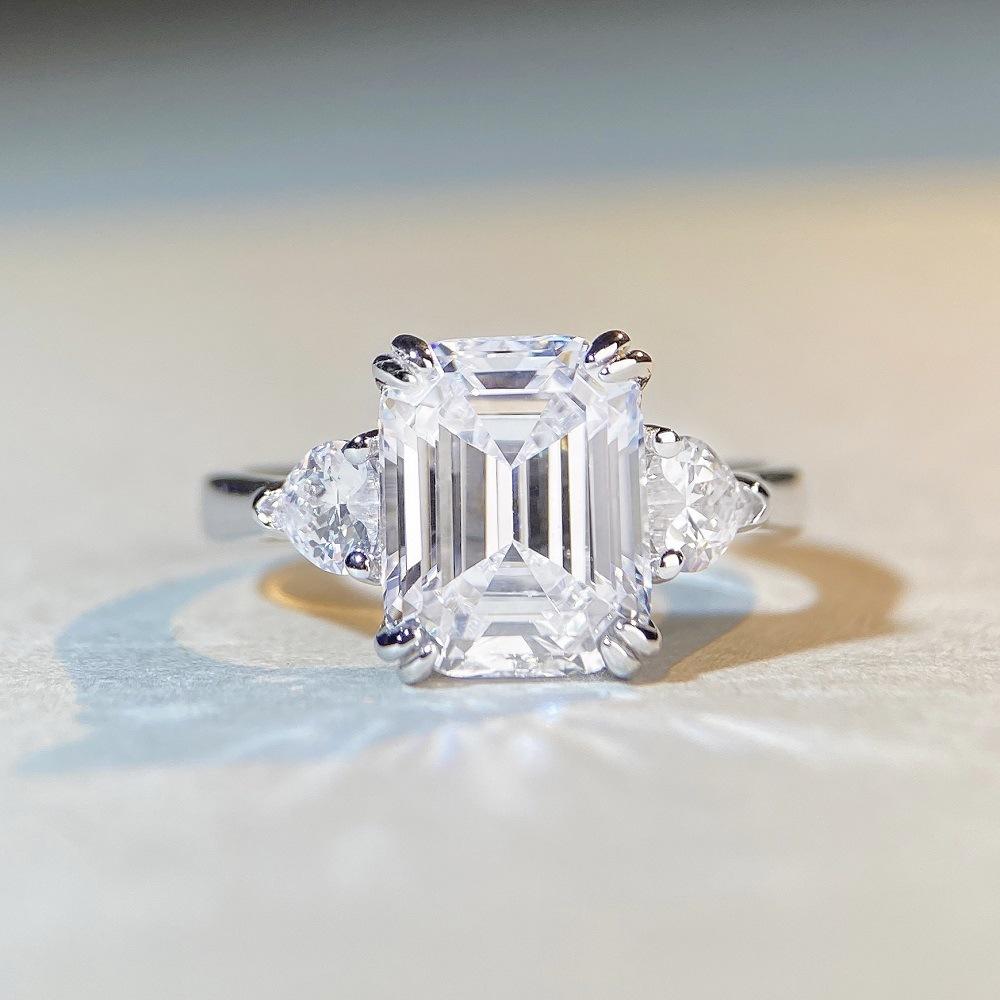 【T46】4CT Emerald Cut CZ Ring In 925 Sterling Silver4CT Emerald Cut CZ Ring In 925 Sterling Silver