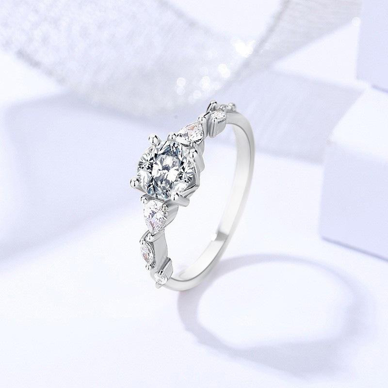 Elegant 925 Sterling Silver Four-Claw 1CT Moissanite Engagement Ring7