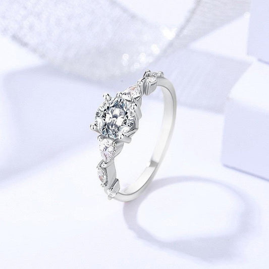 Elegant 925 Sterling Silver Four-Claw 1CT Moissanite Engagement Ring7